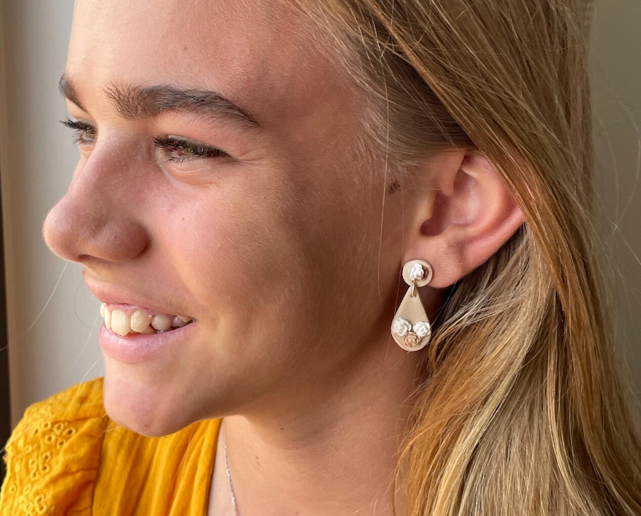 Neutral Color Roses Demonstration